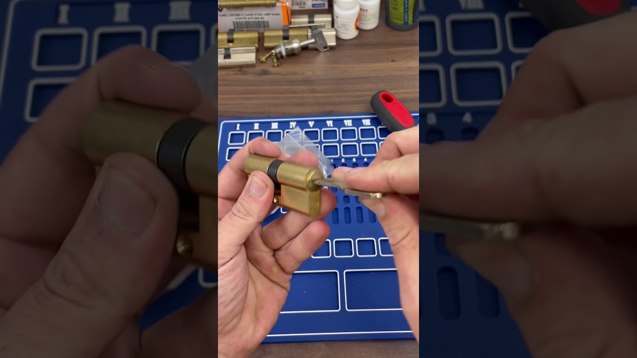 Pasos para revisar una cerradura dura y solucionar problemas en Cádiz