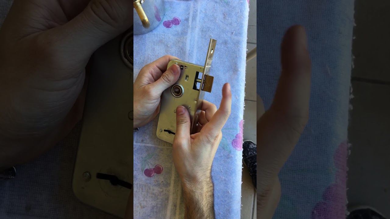 Servicios de cerrajería para cerraduras en puertas de oficinas pequeñas en Cádiz